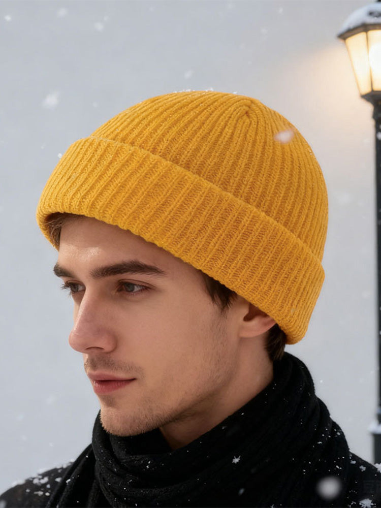 Modische warme Strickmütze