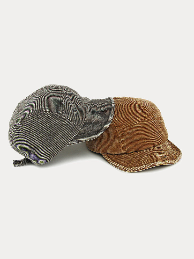 Stylische Baseballkappe aus Cord mit kurzem Schirm