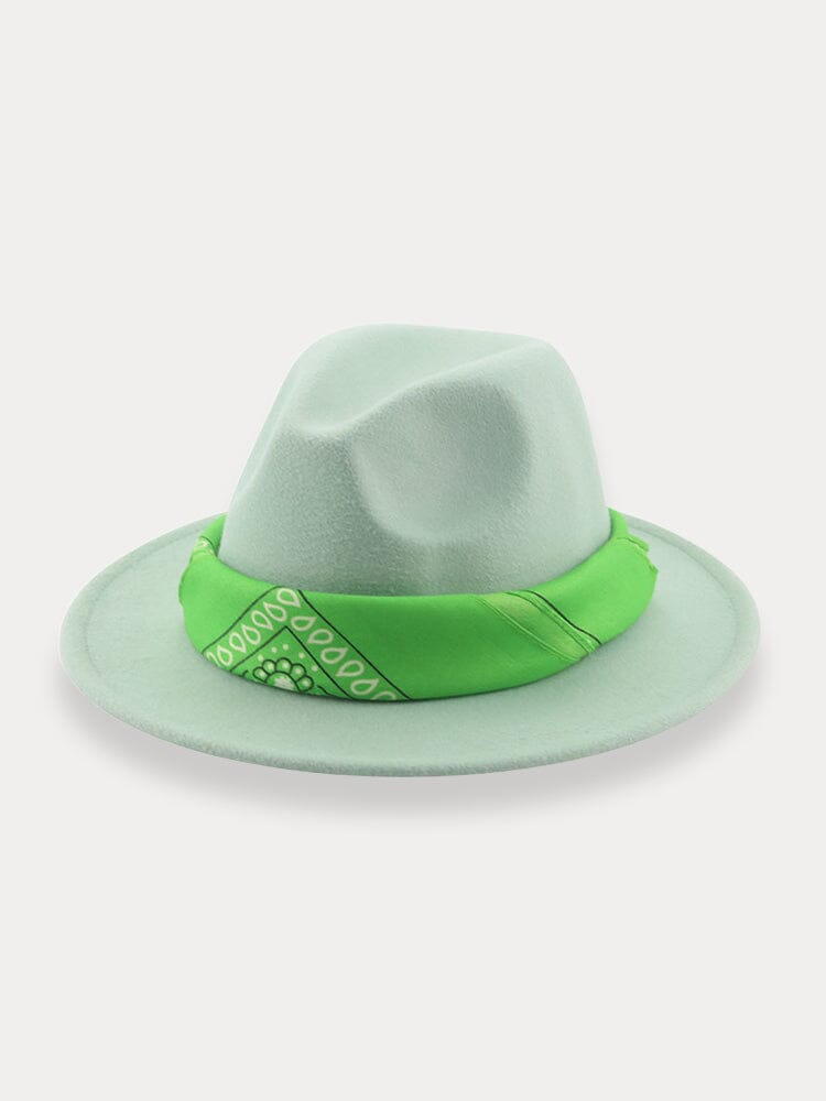 Flachkrempiger Fedora Hut mit Halstuch