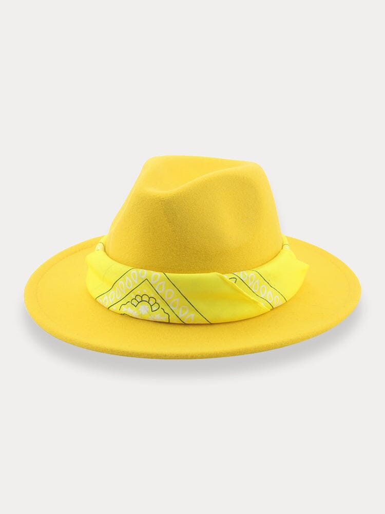Flachkrempiger Fedora Hut mit Halstuch